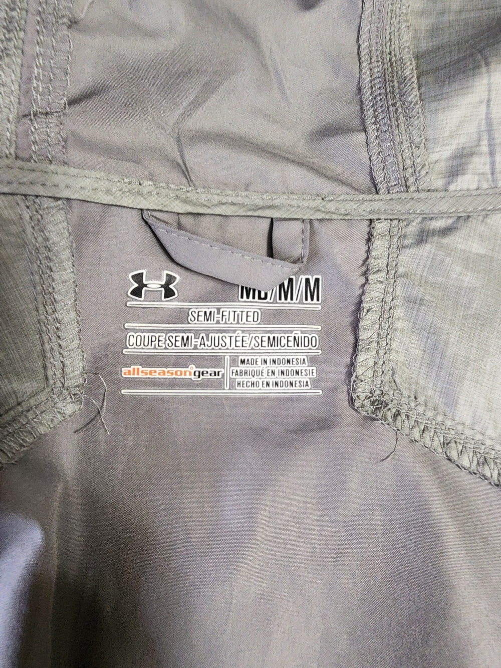 Under Armour Light Jacket Windbreaker - Picture 5 of 5